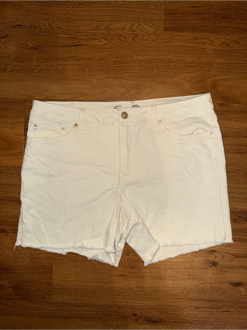 Seven7 Cream White Denim Frayed Hem Shorts